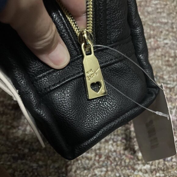 Betsey Johnson Loaf Makeup Bag ~ Bow Nanza ~ Black/White - NWT - Picture 5 of 8